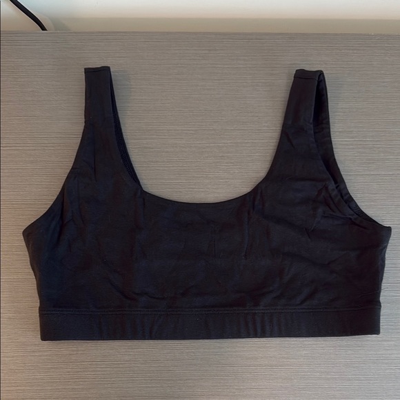 Quince Other - NWOT Black Women's Lounge Bra. Size L